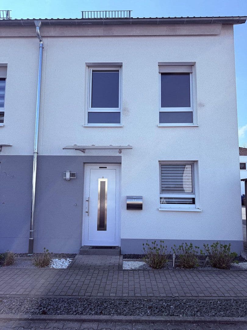 Predaj domu 142 m², pozemek 179 m², Alleestraße 85, Flörsheim, Hesensko Predaj domu 142 m², pozemek 179 m², Alleestraße 85, Flörsheim, Hesensko