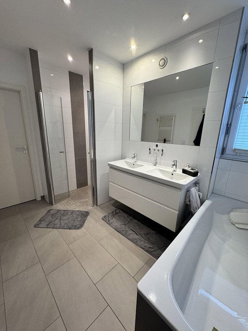 Predaj domu 142 m², pozemek 179 m², Alleestraße 85, Flörsheim, Hesensko Predaj domu 142 m², pozemek 179 m², Alleestraße 85, Flörsheim, Hesensko