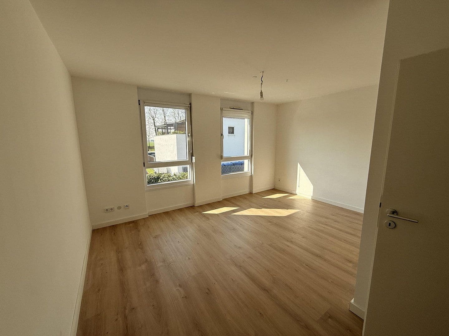 Predaj domu 142 m², pozemek 179 m², Alleestraße 85, Flörsheim, Hesensko Predaj domu 142 m², pozemek 179 m², Alleestraße 85, Flörsheim, Hesensko