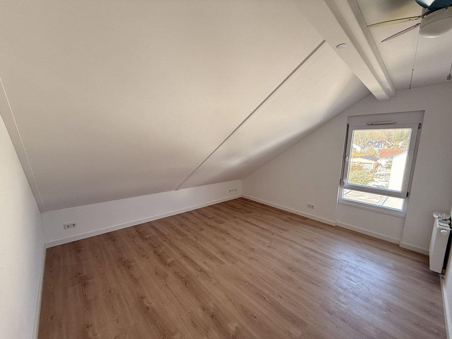 Predaj domu 142 m², pozemek 179 m², Alleestraße 85, Flörsheim, Hesensko Predaj domu 142 m², pozemek 179 m², Alleestraße 85, Flörsheim, Hesensko