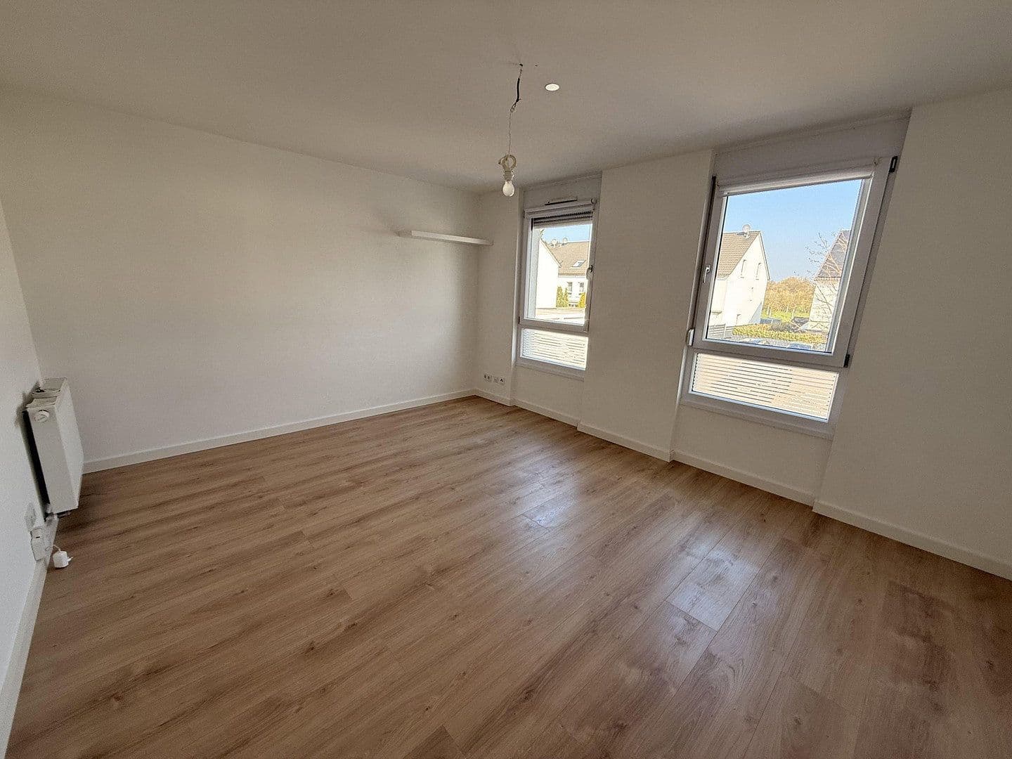 Predaj domu 142 m², pozemek 179 m², Alleestraße 85, Flörsheim, Hesensko Predaj domu 142 m², pozemek 179 m², Alleestraße 85, Flörsheim, Hesensko