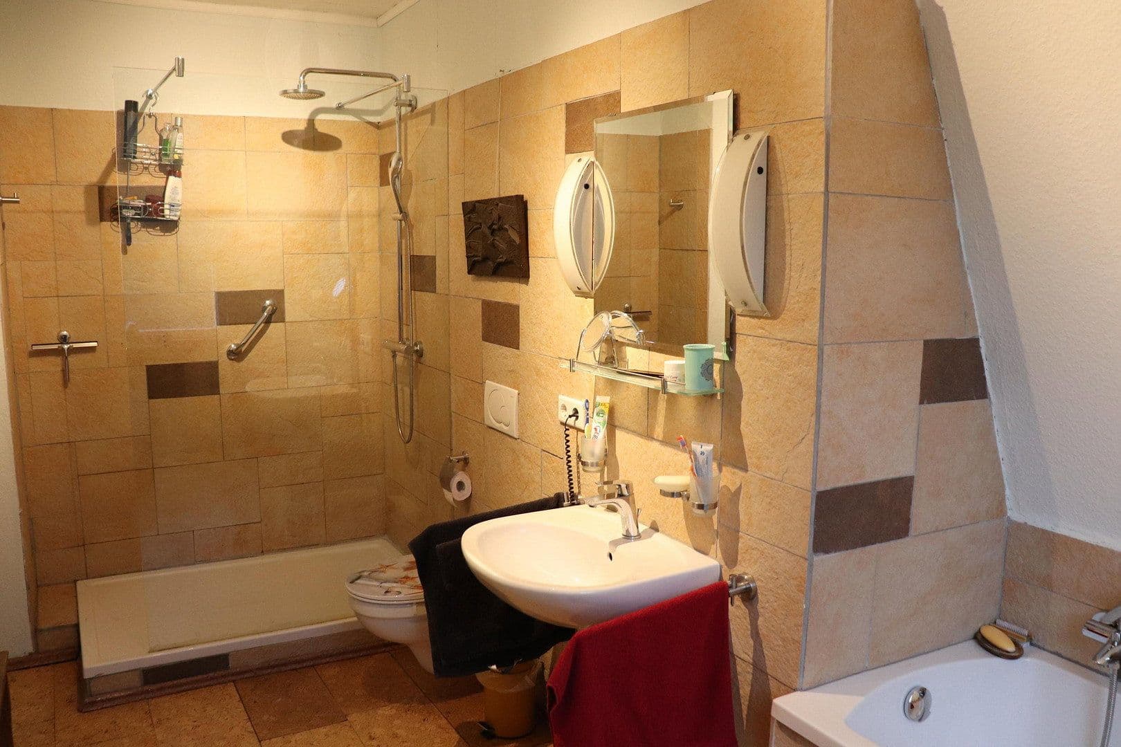 Predaj domu 140 m², pozemek 310 m², Lambrecht, Porýnie-Falcko Predaj domu 140 m², pozemek 310 m², Lambrecht, Porýnie-Falcko