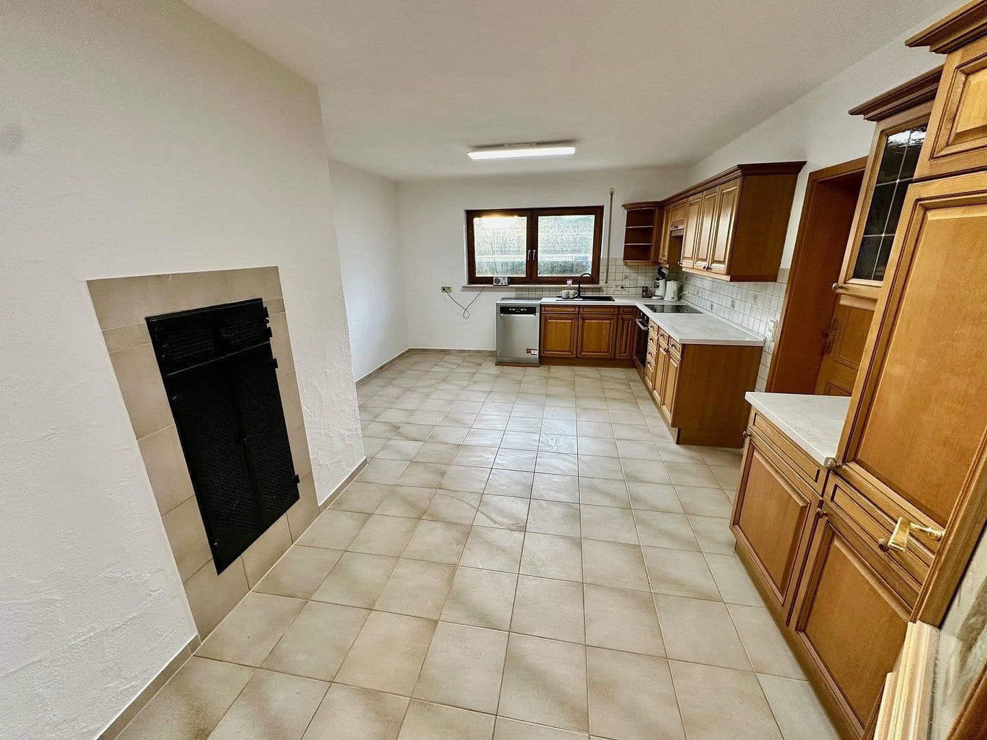 Prenájom bytu 3-izbový 150 m², Aichtal, Bádensko-Wurttembersko Prenájom bytu 3-izbový 150 m², Aichtal, Bádensko-Wurttembersko