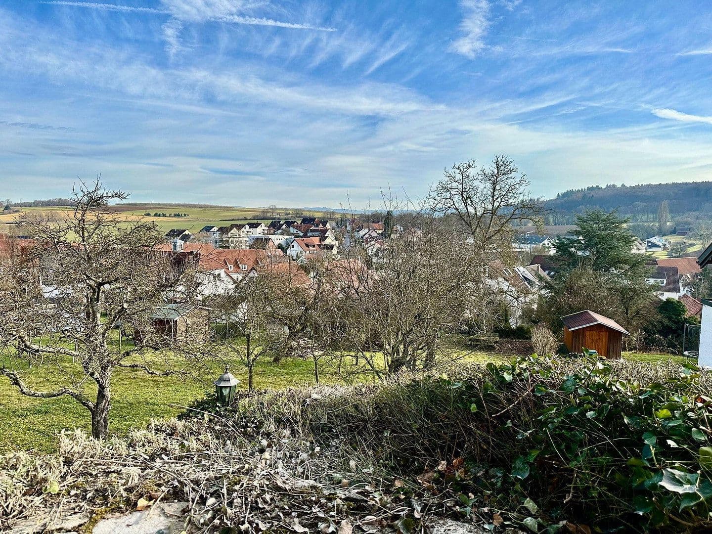 Prenájom bytu 3-izbový 150 m², Aichtal, Bádensko-Wurttembersko Prenájom bytu 3-izbový 150 m², Aichtal, Bádensko-Wurttembersko