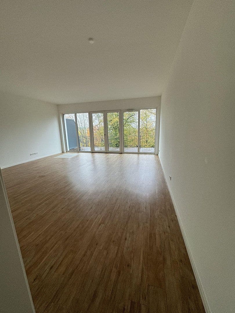 Prenájom bytu 2-izbový 73 m², Flakenstr. 24, Erkner, Brandenbursko Prenájom bytu 2-izbový 73 m², Flakenstr. 24, Erkner, Brandenbursko