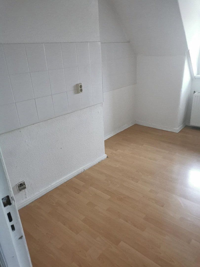 Prenájom bytu 4-izbový 112 m², Berlin, Berlín Prenájom bytu 4-izbový 112 m², Berlin, Berlín