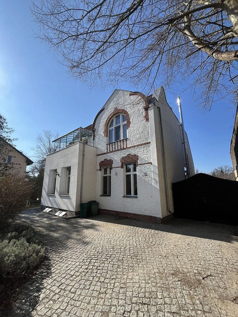 Predaj domu 168 m², pozemek 1.039 m², Berlin, Berlín Predaj domu 168 m², pozemek 1.039 m², Berlin, Berlín