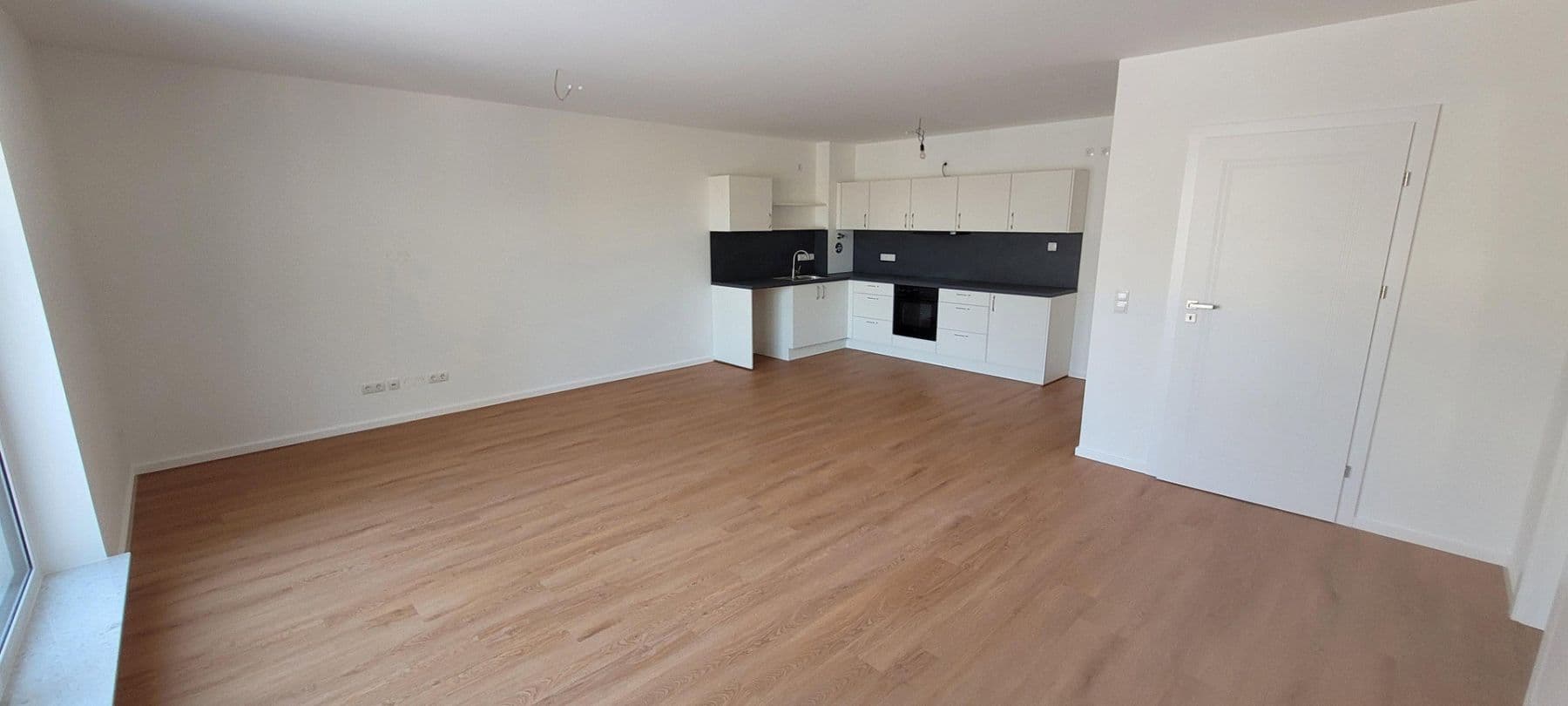 Prenájom bytu 2-izbový 61 m², Berlin, Berlín Prenájom bytu 2-izbový 61 m², Berlin, Berlín