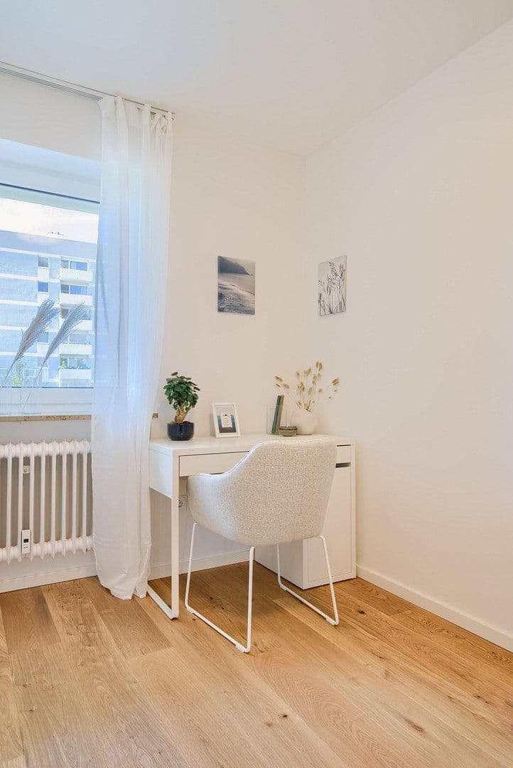 Prenájom bytu 4-izbový 70 m², München, Bavorsko Prenájom bytu 4-izbový 70 m², München, Bavorsko