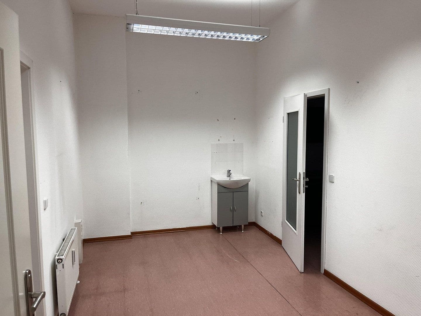 Prenájom kancelárie 116 m², Dietzgenstr. 93, Berlin, Berlín Prenájom kancelárie 116 m², Dietzgenstr. 93, Berlin, Berlín