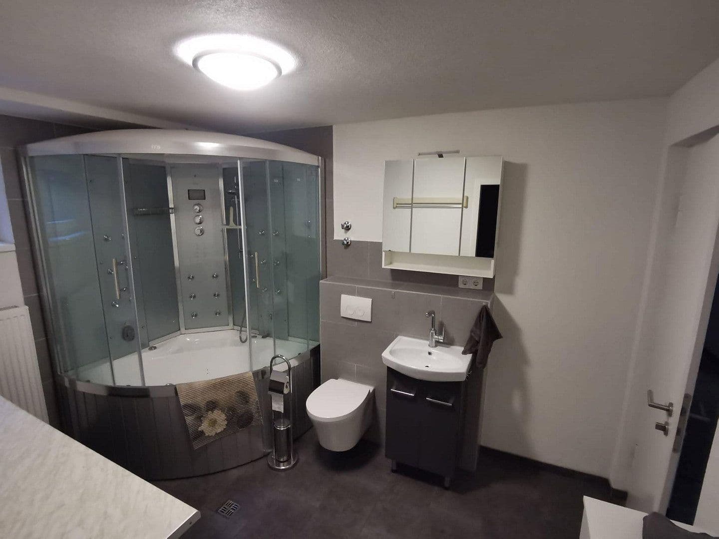 Predaj domu 330 m², pozemek 1.746 m², Haldenäckerstr. 15/2, Oberndorf am Neckar, Bádensko-Wurttembersko Predaj domu 330 m², pozemek 1.746 m², Haldenäckerstr. 15/2, Oberndorf am Neckar, Bádensko-Wurttembersko