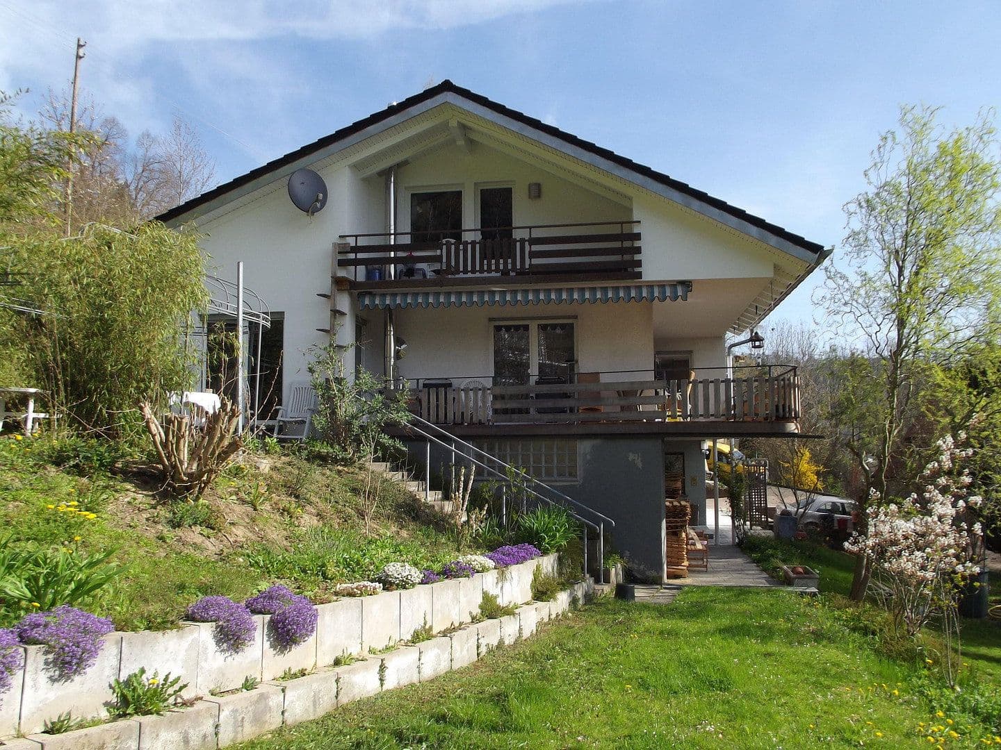 Predaj domu 330 m², pozemek 1.746 m², Haldenäckerstr. 15/2, Oberndorf am Neckar, Bádensko-Wurttembersko Predaj domu 330 m², pozemek 1.746 m², Haldenäckerstr. 15/2, Oberndorf am Neckar, Bádensko-Wurttembersko