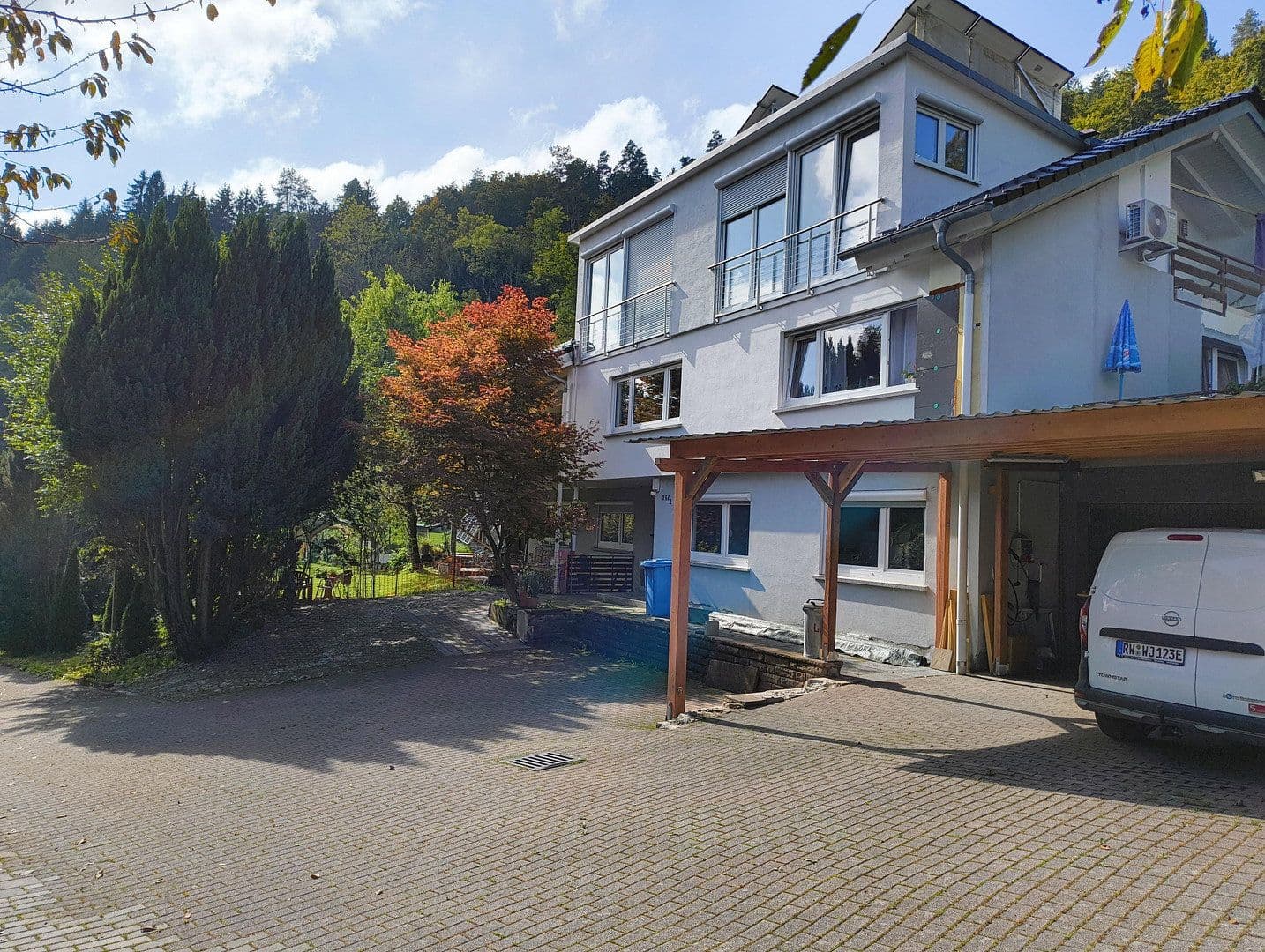 Predaj domu 330 m², pozemek 1.746 m², Haldenäckerstr. 15/2, Oberndorf am Neckar, Bádensko-Wurttembersko Predaj domu 330 m², pozemek 1.746 m², Haldenäckerstr. 15/2, Oberndorf am Neckar, Bádensko-Wurttembersko