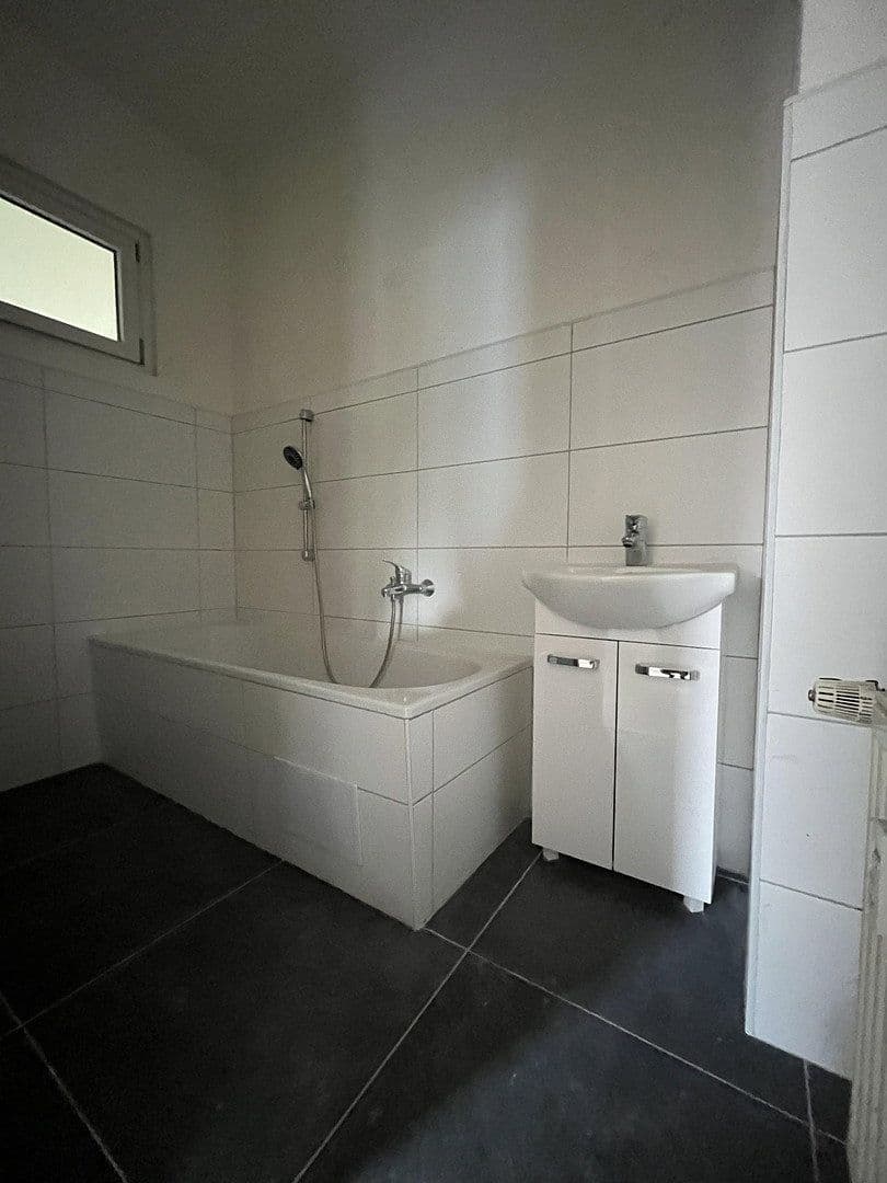 Prenájom bytu 3-izbový 79 m², Thomas-Mann-Straße 13, Zwickau, Sasko Prenájom bytu 3-izbový 79 m², Thomas-Mann-Straße 13, Zwickau, Sasko