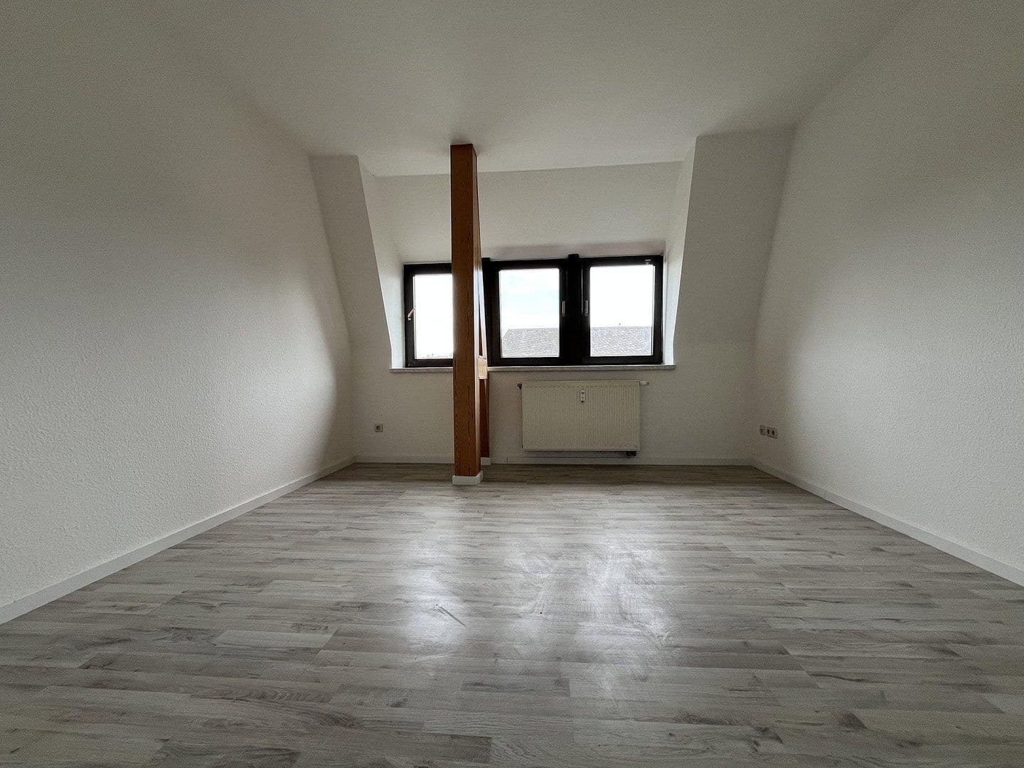 Prenájom bytu 3-izbový 79 m², Thomas-Mann-Straße 13, Zwickau, Sasko Prenájom bytu 3-izbový 79 m², Thomas-Mann-Straße 13, Zwickau, Sasko