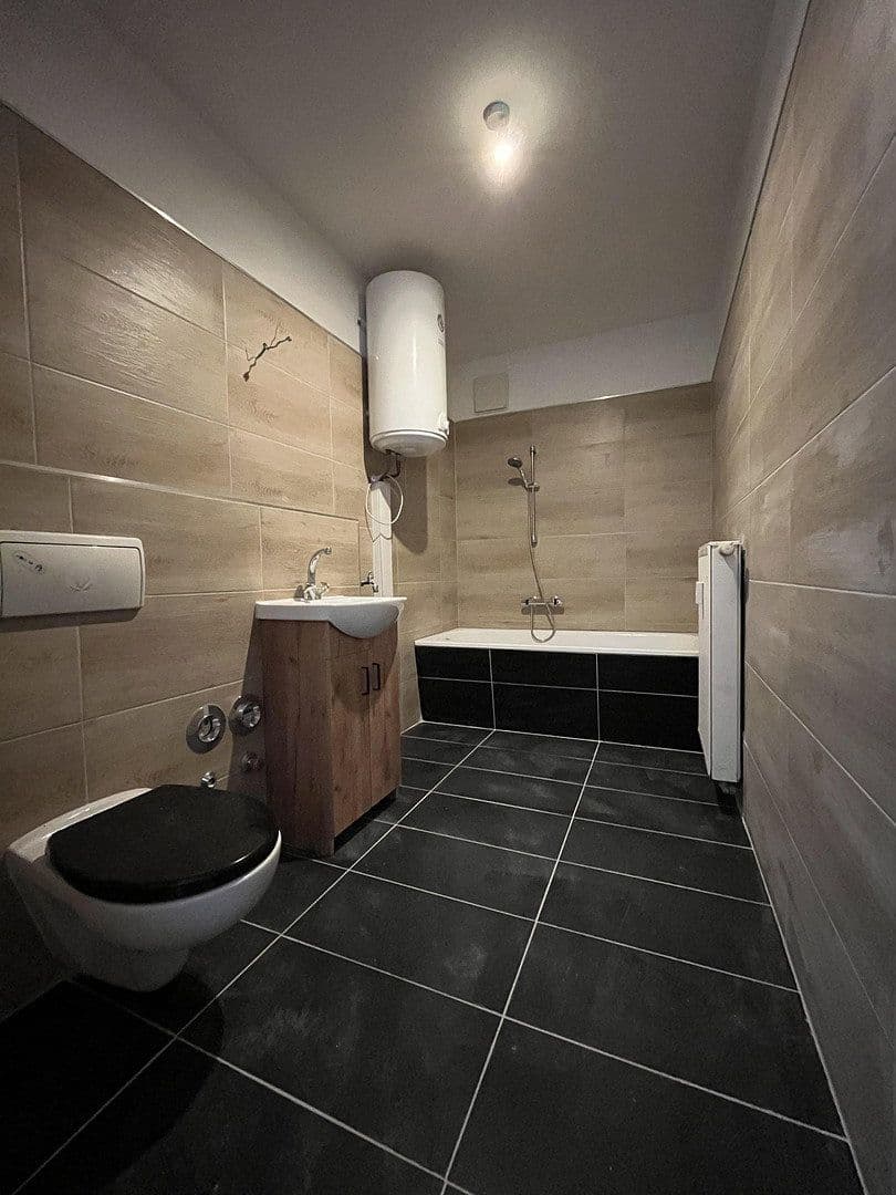 Prenájom bytu 3-izbový 79 m², Thomas-Mann-Straße 13, Zwickau, Sasko Prenájom bytu 3-izbový 79 m², Thomas-Mann-Straße 13, Zwickau, Sasko