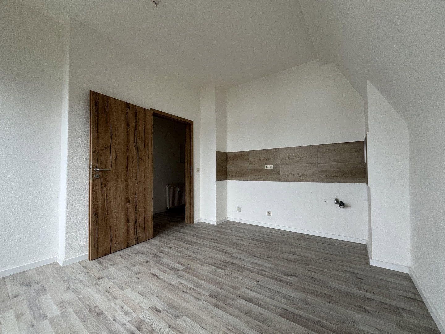 Prenájom bytu 3-izbový 79 m², Thomas-Mann-Straße 13, Zwickau, Sasko Prenájom bytu 3-izbový 79 m², Thomas-Mann-Straße 13, Zwickau, Sasko