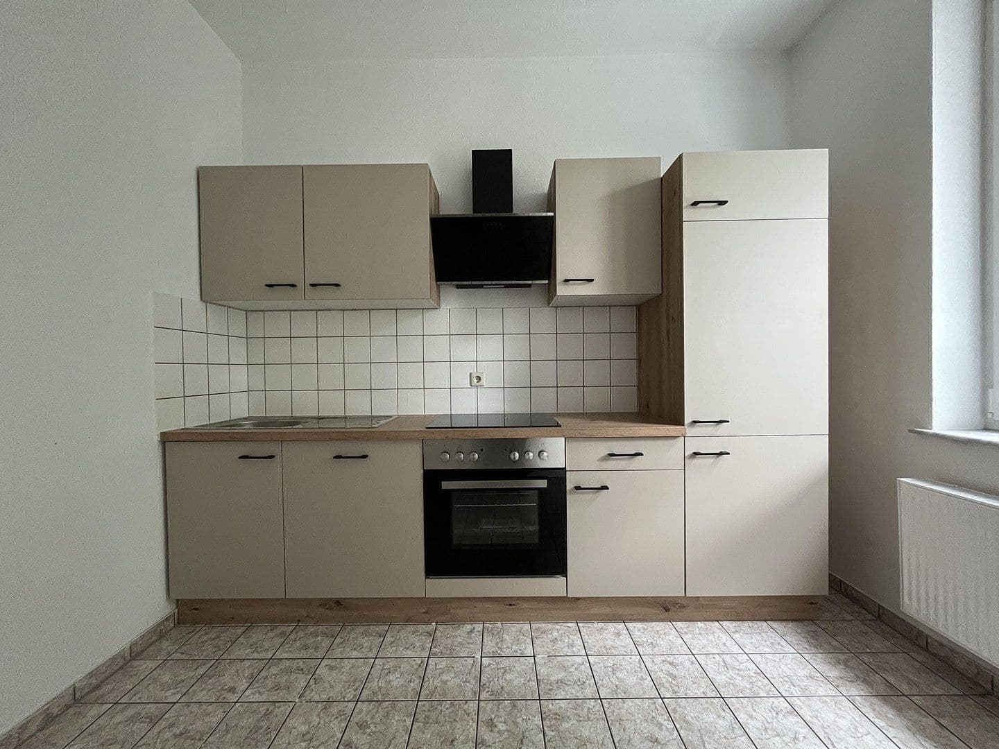 Prenájom bytu 3-izbový 79 m², Thomas-Mann-Straße 13, Zwickau, Sasko Prenájom bytu 3-izbový 79 m², Thomas-Mann-Straße 13, Zwickau, Sasko