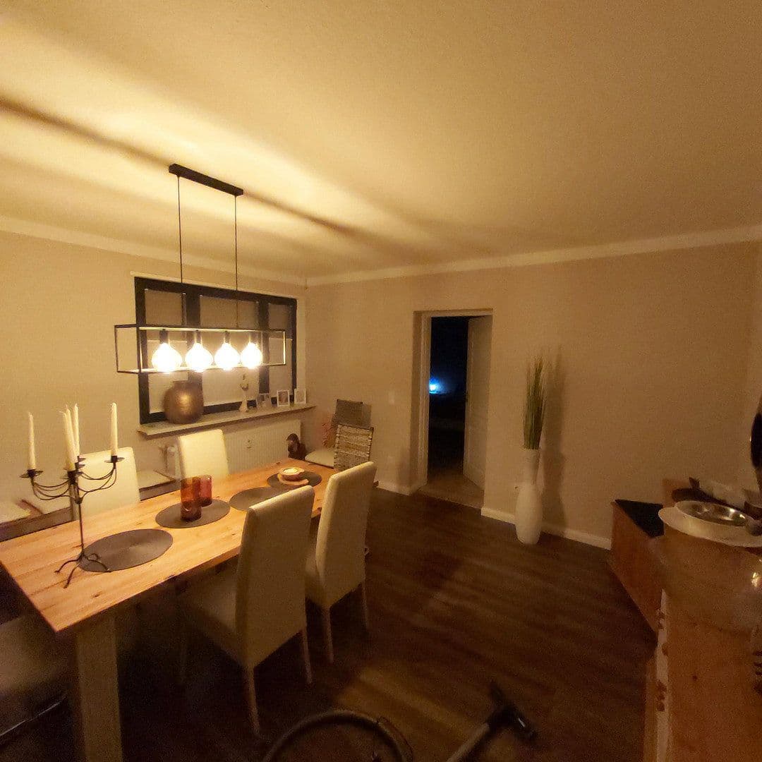 Predaj domu 268 m², pozemek 688 m², Kirkel, Sársko Predaj domu 268 m², pozemek 688 m², Kirkel, Sársko