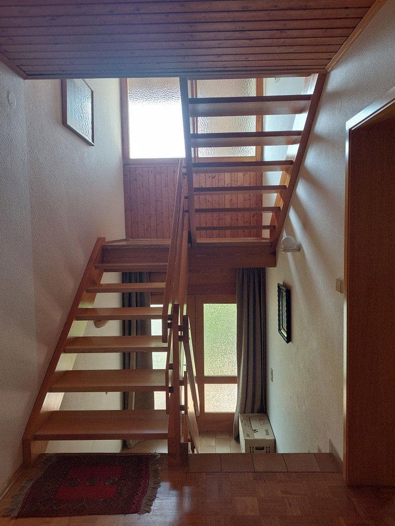 Predaj domu 143 m², pozemek 389 m², Seeheim-Jugenheim, Hesensko Predaj domu 143 m², pozemek 389 m², Seeheim-Jugenheim, Hesensko