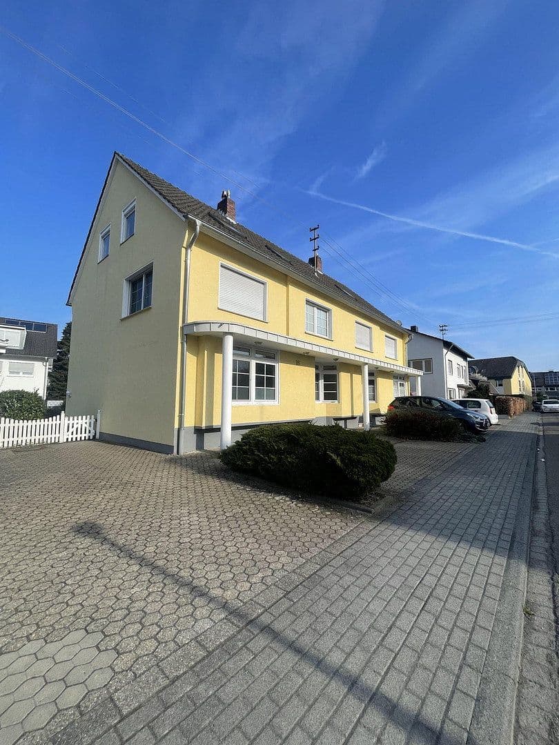 Prenájom bytu 2-izbový 79 m², Gothestraße 18, Sankt Augustin, Severné Porýnie - Westfálsko Prenájom bytu 2-izbový 79 m², Gothestraße 18, Sankt Augustin, Severné Porýnie - Westfálsko