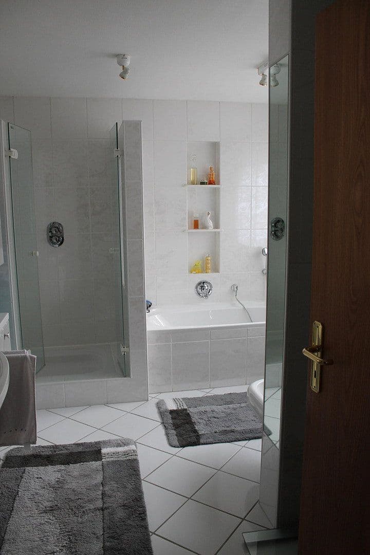 Predaj domu 410 m², pozemek 920 m², Crailsheim, Bádensko-Wurttembersko Predaj domu 410 m², pozemek 920 m², Crailsheim, Bádensko-Wurttembersko