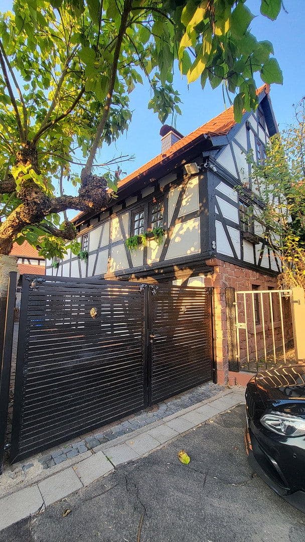 Predaj domu 280 m², pozemek 379 m², Rodenbach, Hesensko Predaj domu 280 m², pozemek 379 m², Rodenbach, Hesensko