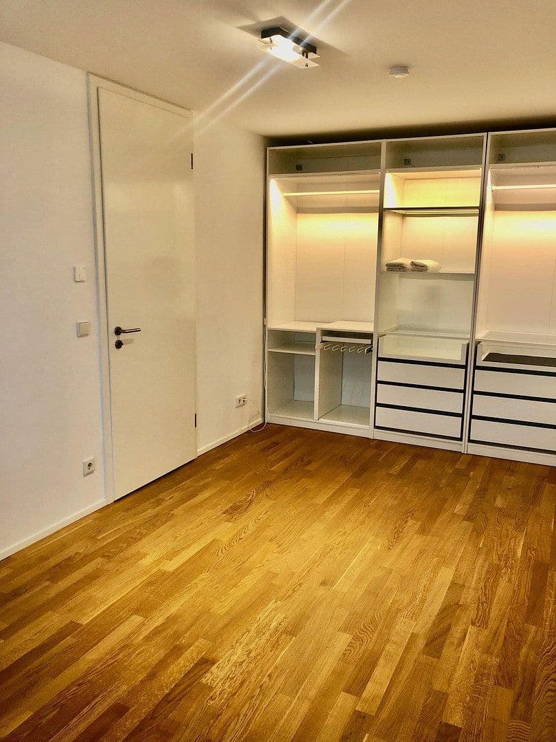 Predaj bytu 3-izbový 80 m², Zur Kalbacher Höhe 17, Frankfurt am Main Riedberg, Hesensko Predaj bytu 3-izbový 80 m², Zur Kalbacher Höhe 17, Frankfurt am Main Riedberg, Hesensko