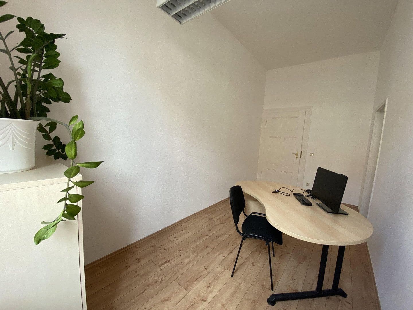 Prenájom kancelárie 540 m², Mariannenstrasse 20, Dessau-Rosslau, Sasko-Anhaltsko Prenájom kancelárie 540 m², Mariannenstrasse 20, Dessau-Rosslau, Sasko-Anhaltsko