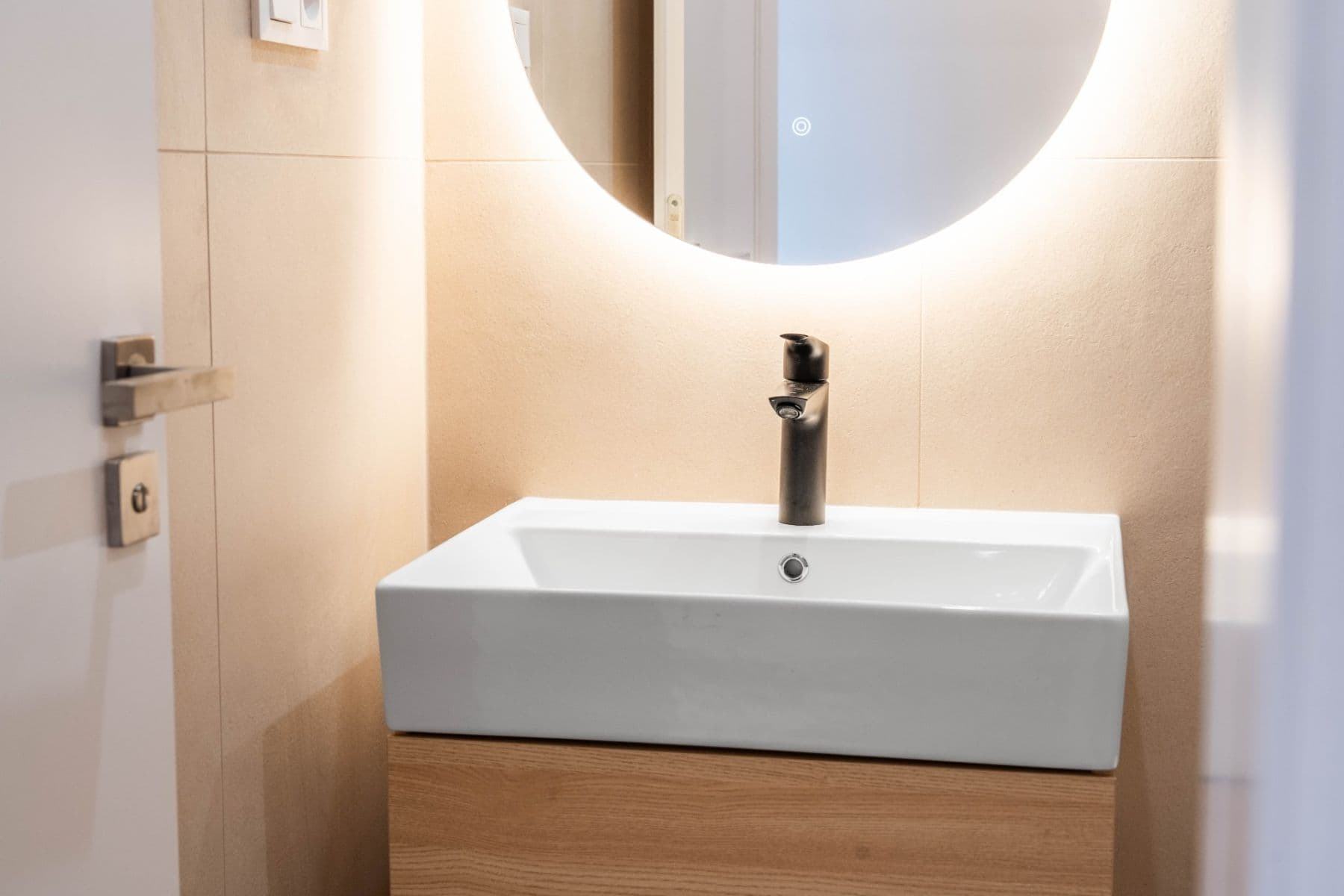 Prenájom bytu 2-izbový 48 m², Biskupcova, Praha, Praha Prenájom bytu 2-izbový 48 m², Biskupcova, Praha, Praha