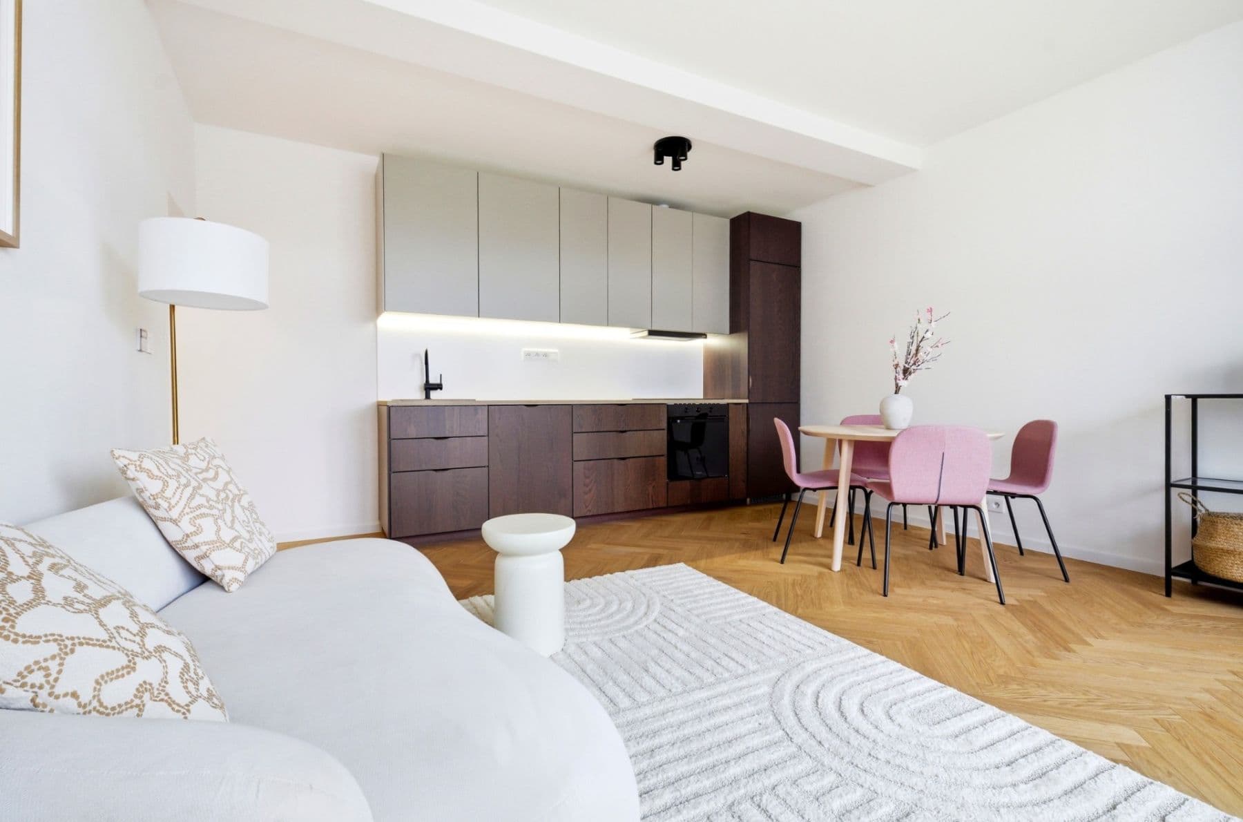 Prenájom bytu 2-izbový 48 m², Biskupcova, Praha, Praha Prenájom bytu 2-izbový 48 m², Biskupcova, Praha, Praha