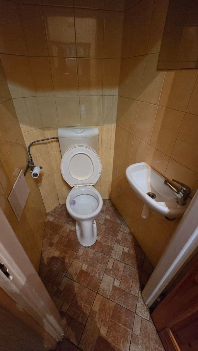 Prenájom bytu 2-izbový 39 m², Tolstého, Praha, Praha Prenájom bytu 2-izbový 39 m², Tolstého, Praha, Praha