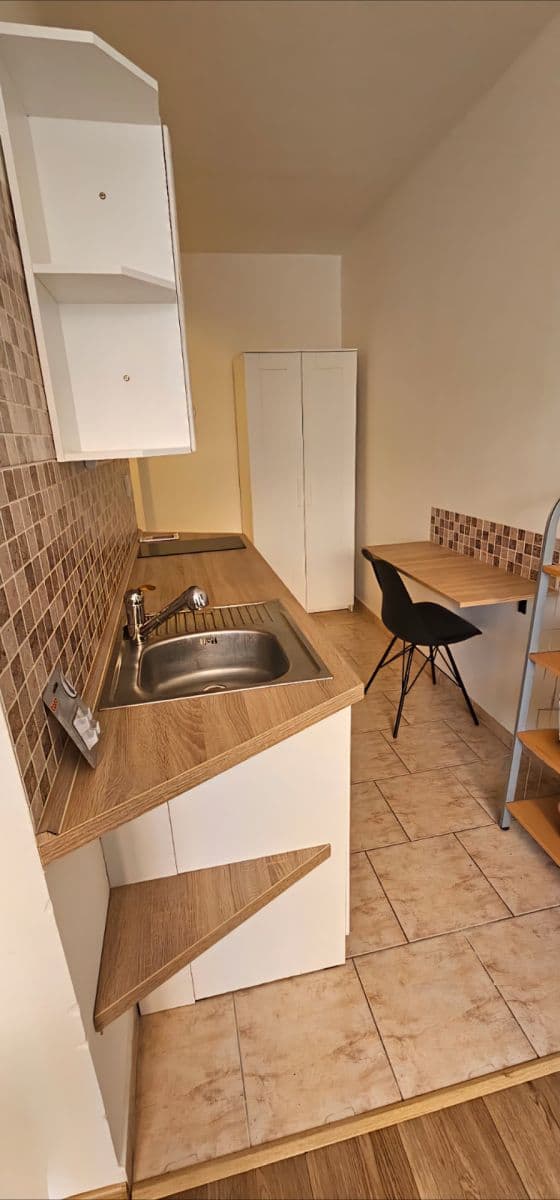 Prenájom bytu 1-izbový 20 m², Klatovská, Plzeň, Plzeňský kraj Prenájom bytu 1-izbový 20 m², Klatovská, Plzeň, Plzeňský kraj