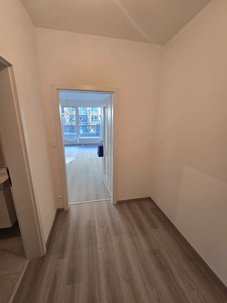 Prenájom bytu 1-izbový 35 m², Pod Harfou, Praha, Praha Prenájom bytu 1-izbový 35 m², Pod Harfou, Praha, Praha