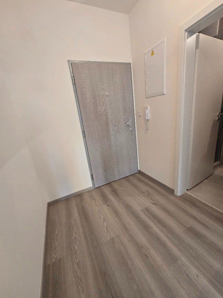 Prenájom bytu 1-izbový 35 m², Pod Harfou, Praha, Praha Prenájom bytu 1-izbový 35 m², Pod Harfou, Praha, Praha