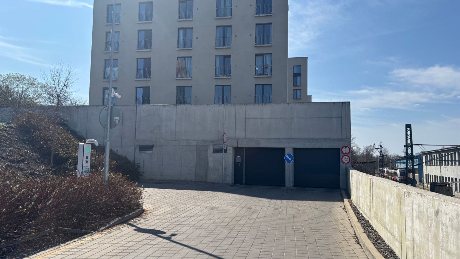 Prenájom garáže 25 m², Novovysočanská, Praha, Praha Prenájom garáže 25 m², Novovysočanská, Praha, Praha