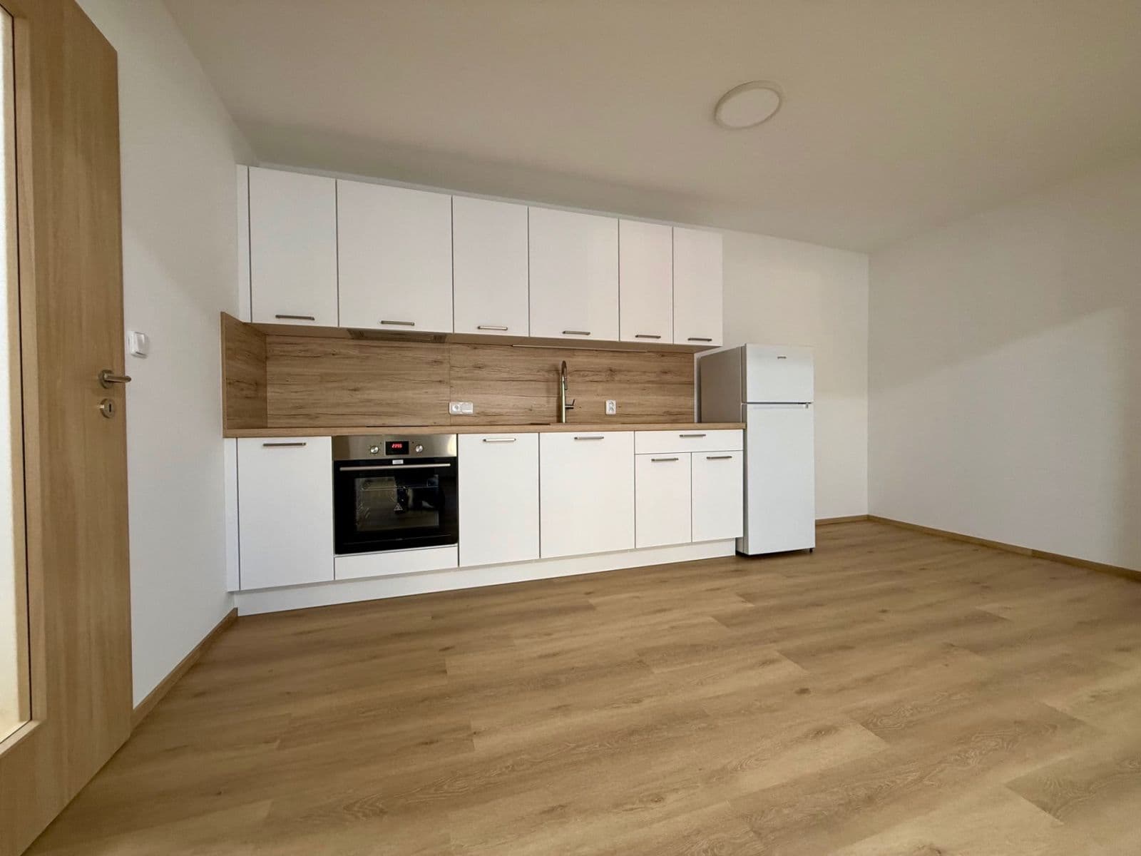 Prenájom bytu 2-izbový 53 m², Mochovská, Praha, Praha Prenájom bytu 2-izbový 53 m², Mochovská, Praha, Praha