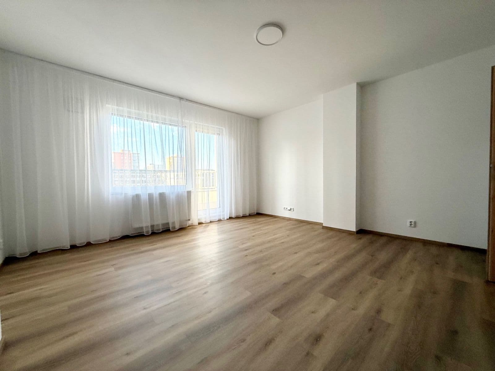Prenájom bytu 1-izbový 34 m², Mochovská, Praha, Praha Prenájom bytu 1-izbový 34 m², Mochovská, Praha, Praha