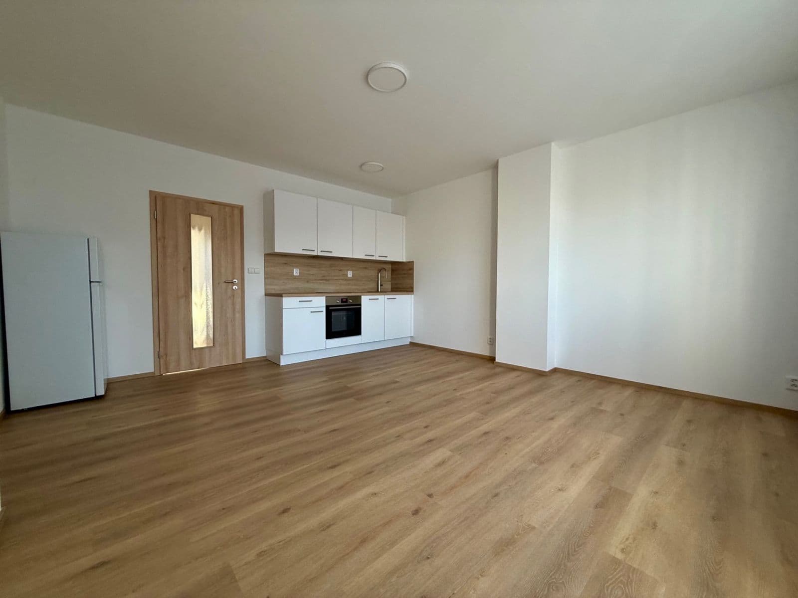 Prenájom bytu 1-izbový 34 m², Mochovská, Praha, Praha Prenájom bytu 1-izbový 34 m², Mochovská, Praha, Praha