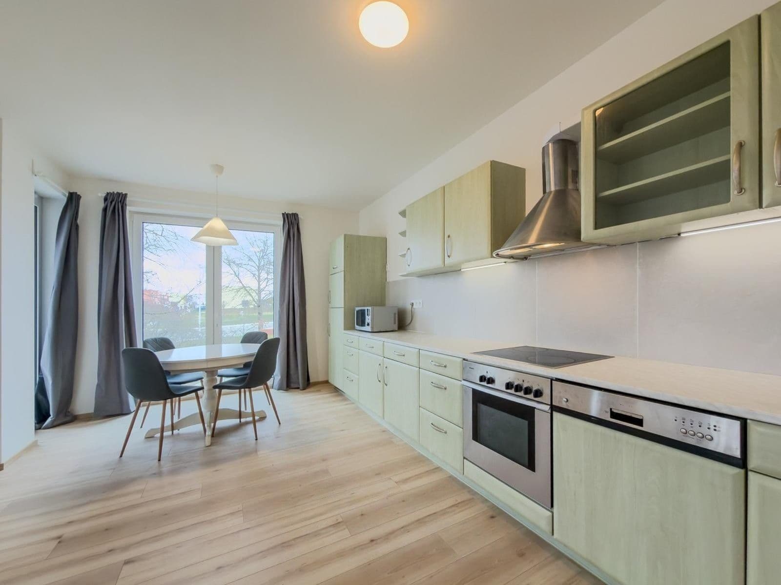 Prenájom bytu 3-izbový 96 m², Pod Zahrady, Přezletice, Středočeský kraj Prenájom bytu 3-izbový 96 m², Pod Zahrady, Přezletice, Středočeský kraj