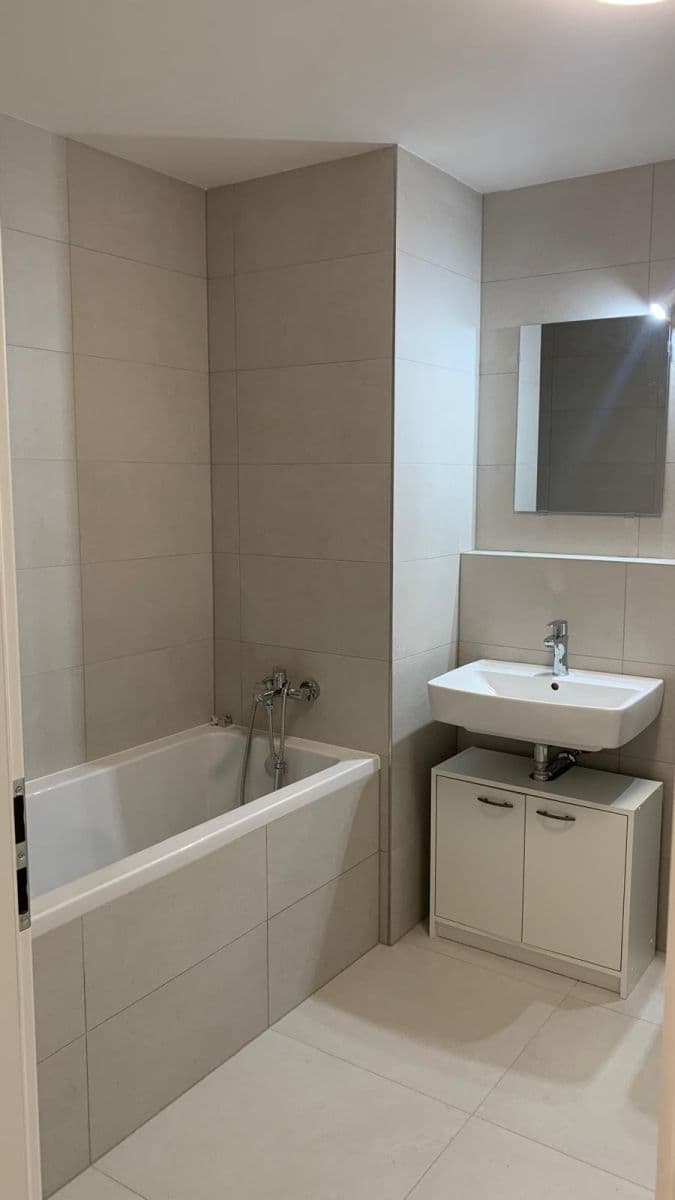 Prenájom bytu 3-izbový 96 m², Pod Zahrady, Přezletice, Středočeský kraj Prenájom bytu 3-izbový 96 m², Pod Zahrady, Přezletice, Středočeský kraj