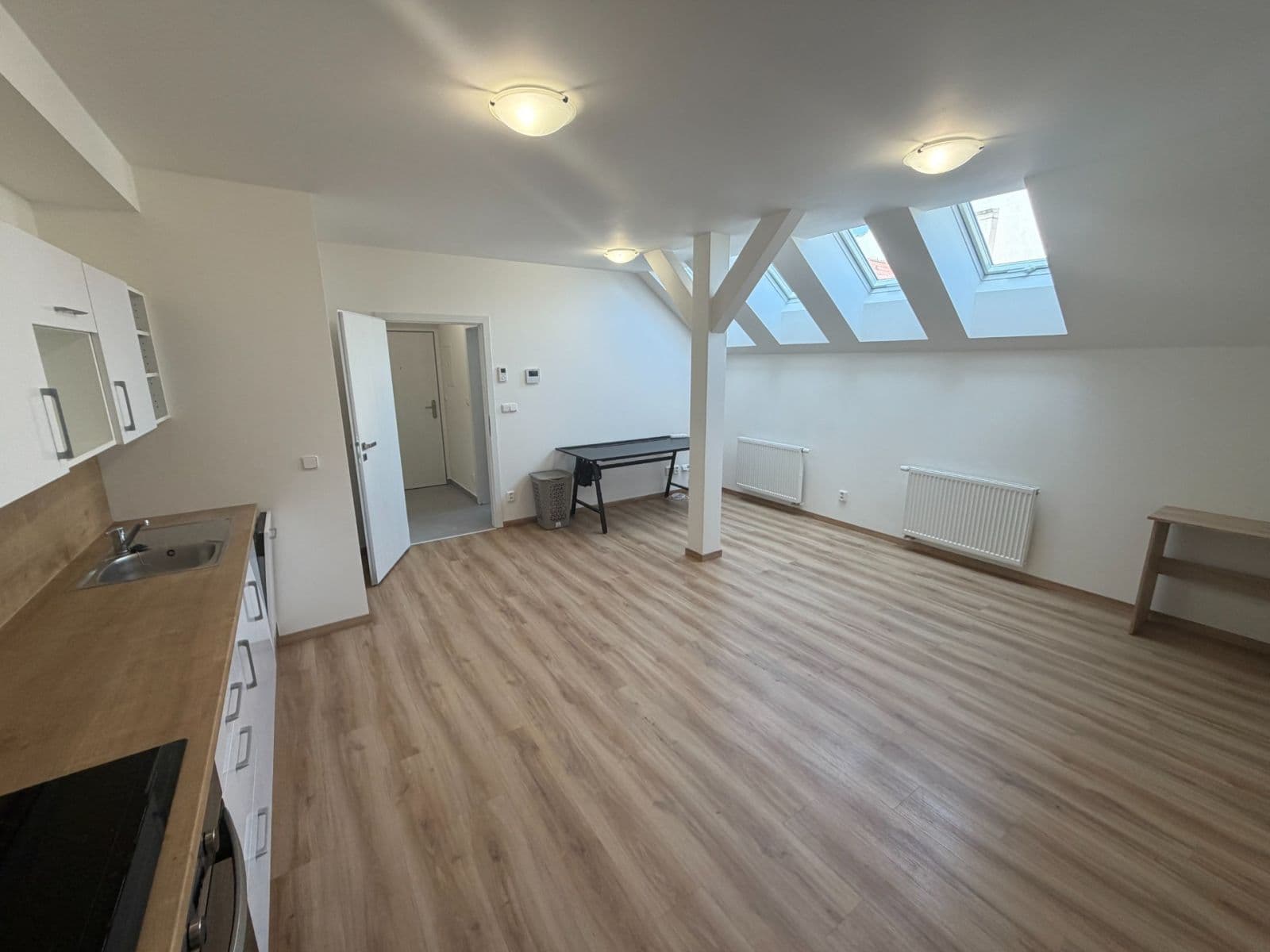 Prenájom bytu 1-izbový 35 m², Tovární, Plzeň, Plzeňský kraj Prenájom bytu 1-izbový 35 m², Tovární, Plzeň, Plzeňský kraj