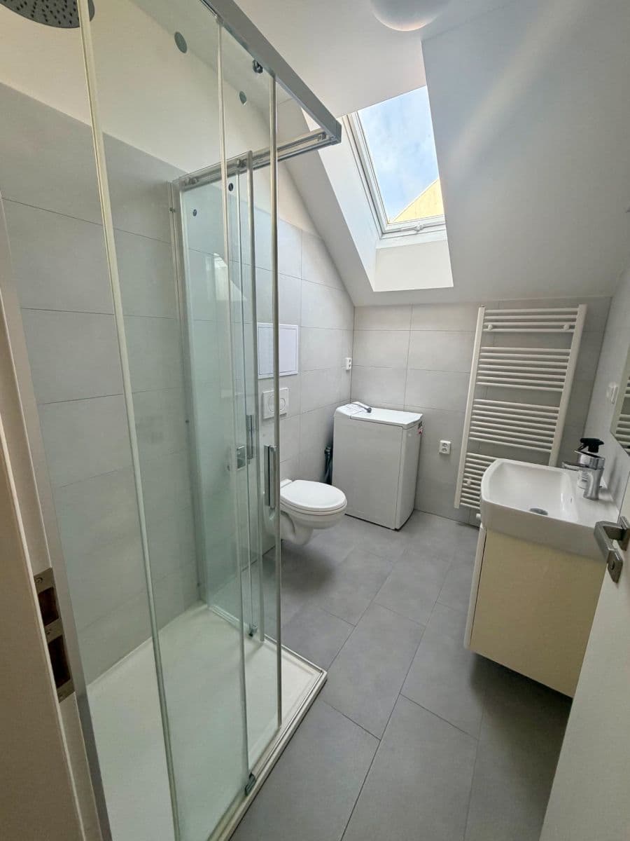 Prenájom bytu 1-izbový 35 m², Tovární, Plzeň, Plzeňský kraj Prenájom bytu 1-izbový 35 m², Tovární, Plzeň, Plzeňský kraj