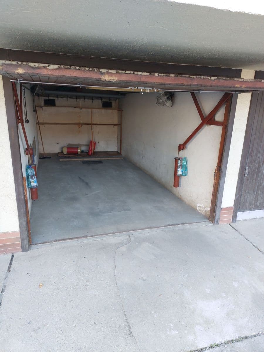 Prenájom garáže 17 m², Nad cihelnou, Praha, Praha Prenájom garáže 17 m², Nad cihelnou, Praha, Praha