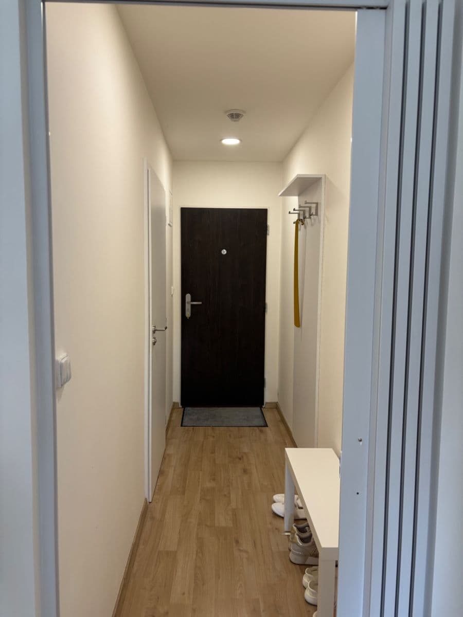 Prenájom nebytového priestoru 25 m², Peroutkova, Praha, Praha Prenájom nebytového priestoru 25 m², Peroutkova, Praha, Praha