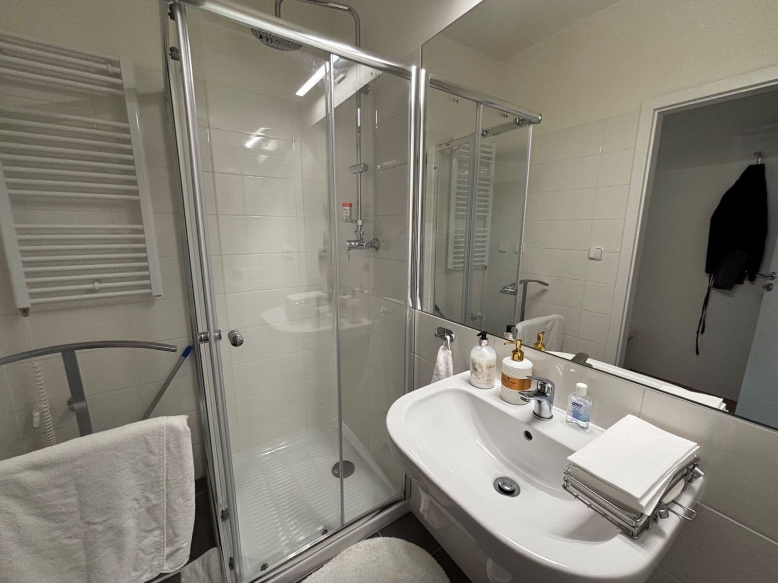 Prenájom nebytového priestoru 25 m², Peroutkova, Praha, Praha Prenájom nebytového priestoru 25 m², Peroutkova, Praha, Praha