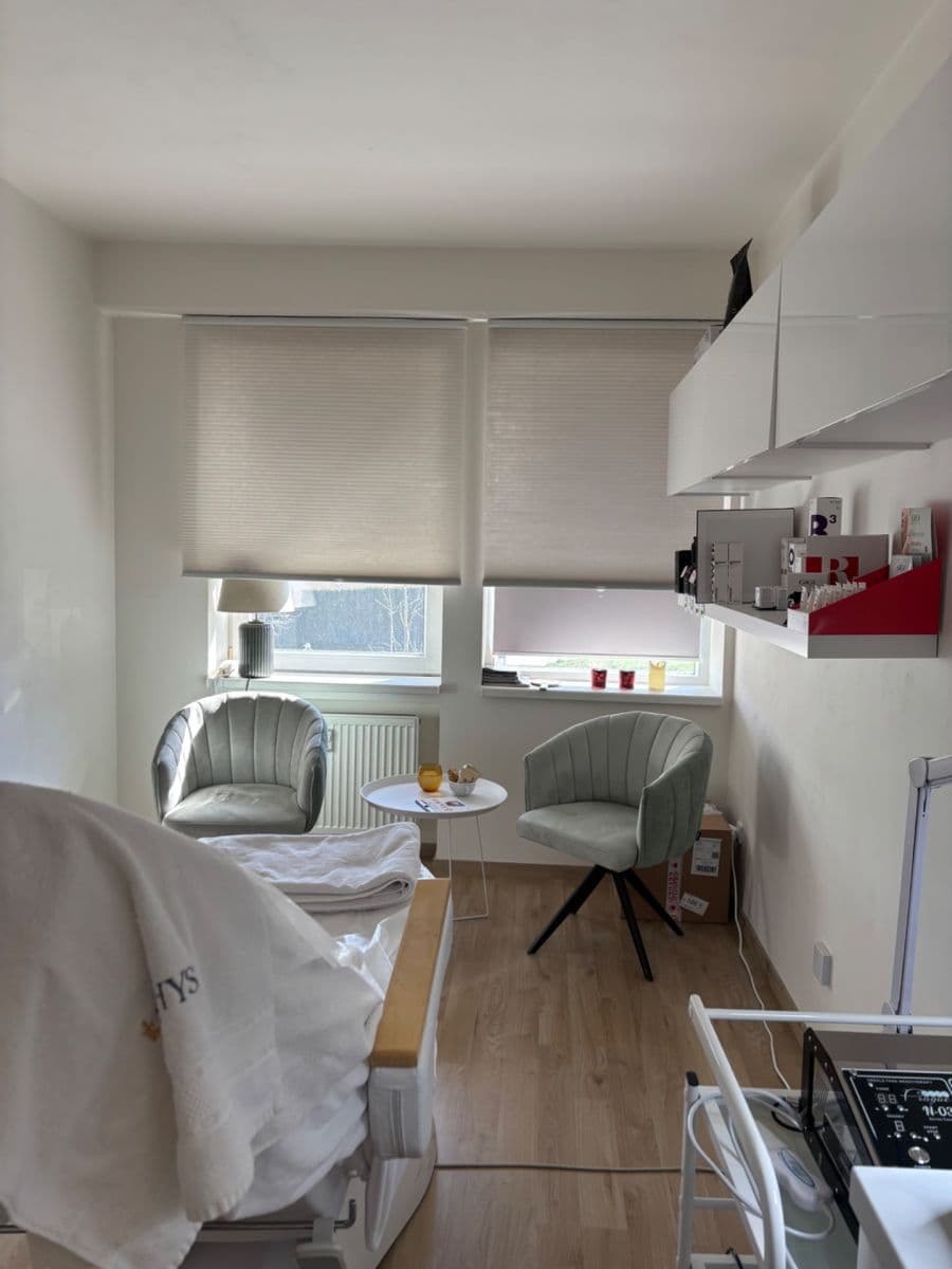 Prenájom nebytového priestoru 25 m², Peroutkova, Praha, Praha Prenájom nebytového priestoru 25 m², Peroutkova, Praha, Praha