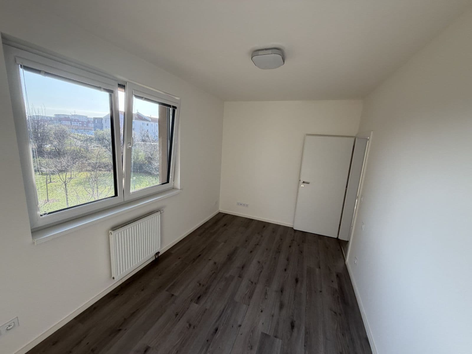 Prenájom bytu 3-izbový 84 m², Zvěřinova, Praha, Praha Prenájom bytu 3-izbový 84 m², Zvěřinova, Praha, Praha