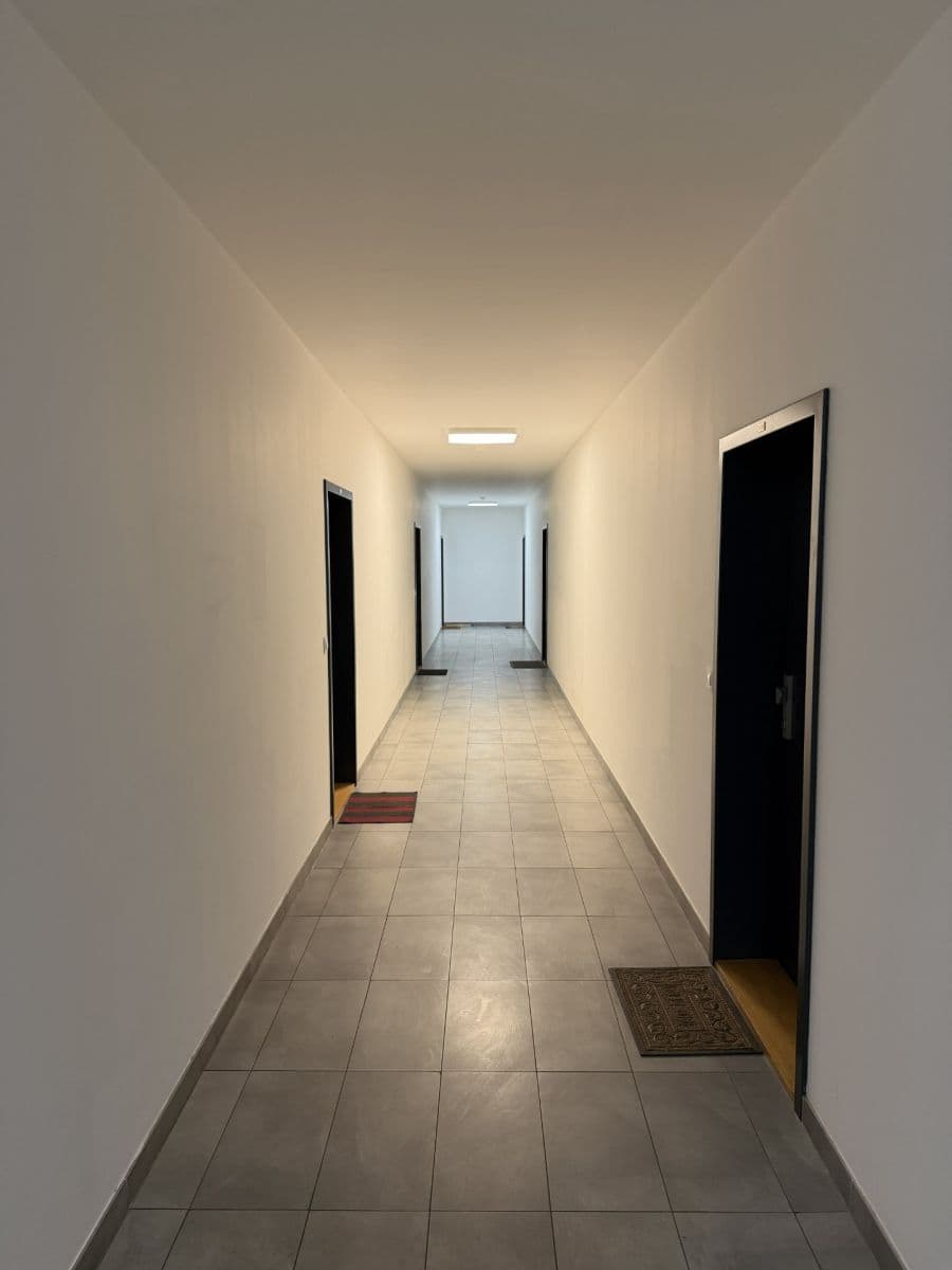 Prenájom bytu 3-izbový 84 m², Zvěřinova, Praha, Praha Prenájom bytu 3-izbový 84 m², Zvěřinova, Praha, Praha