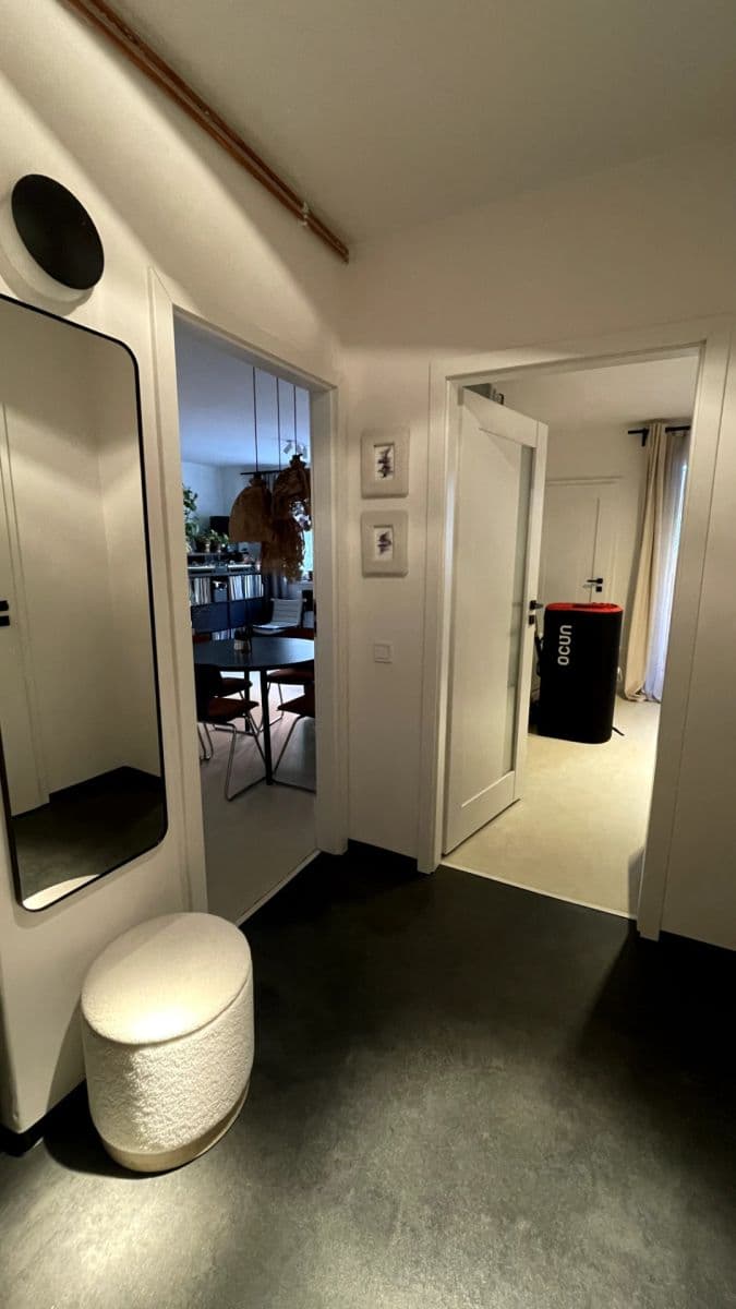 Prenájom bytu 3-izbový 69 m², Schnirchova, Praha, Praha Prenájom bytu 3-izbový 69 m², Schnirchova, Praha, Praha